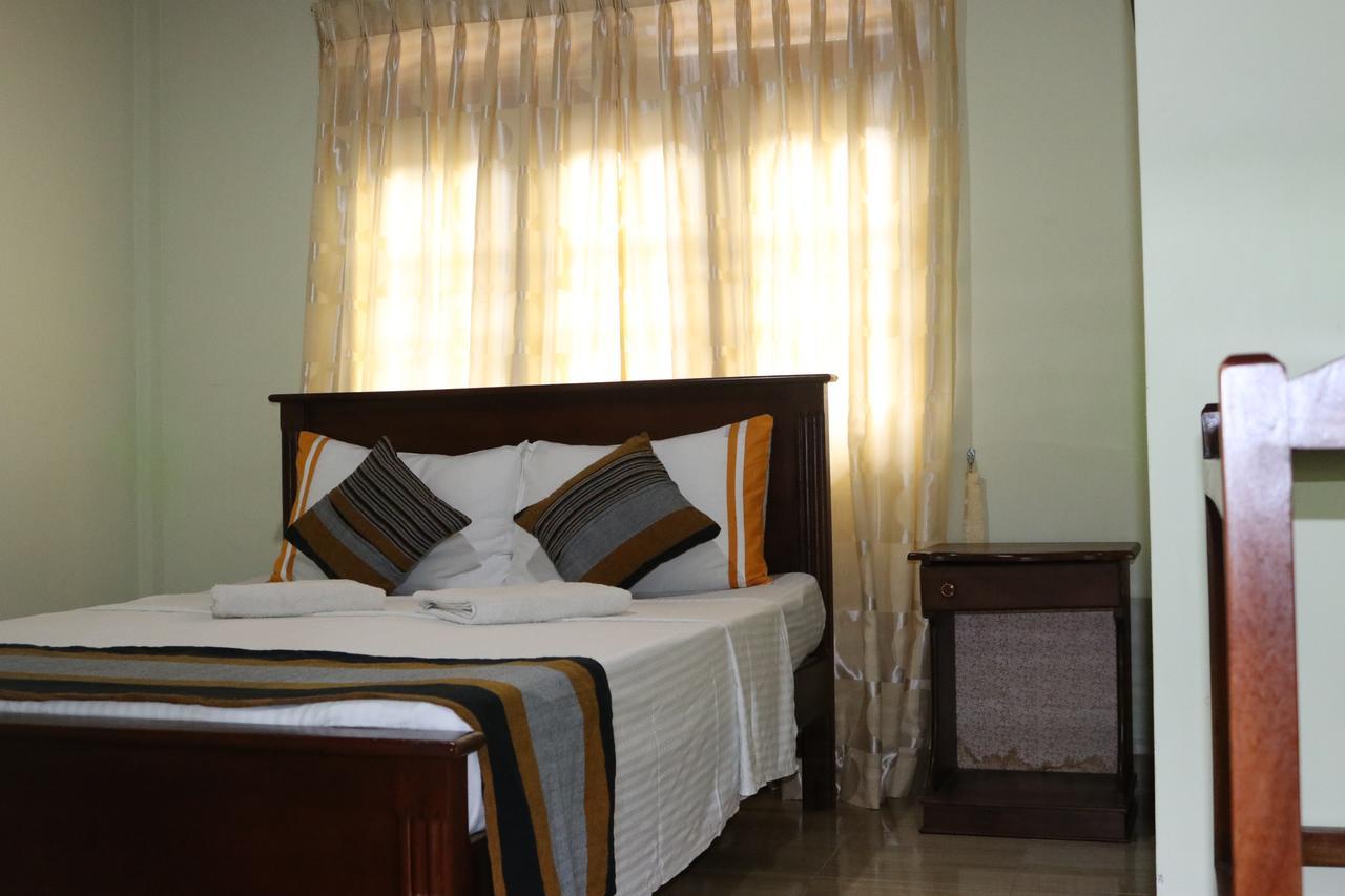 Sanasuma Rest Hotel Anuradhapura Exterior foto