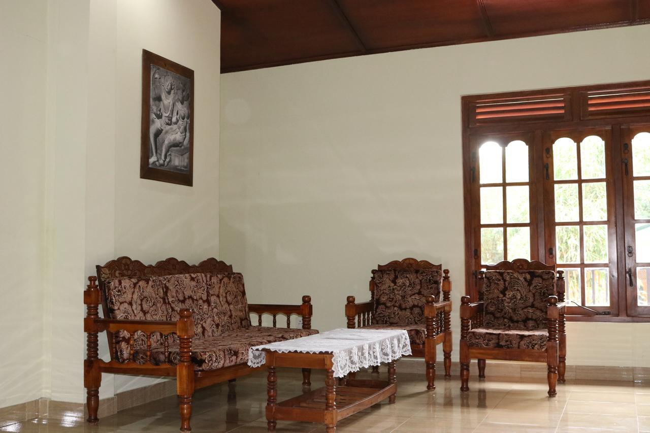 Sanasuma Rest Hotel Anuradhapura Exterior foto